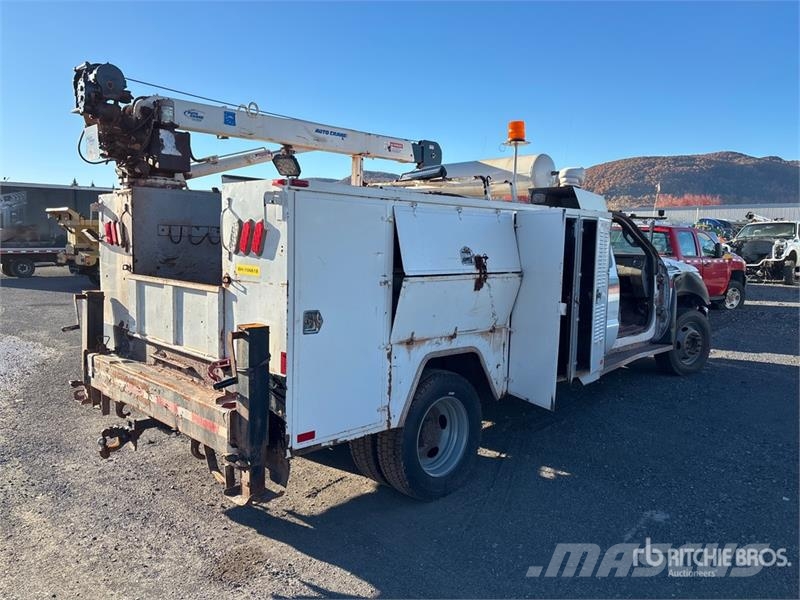 Ford F-550 XLT 4x4 Crew Cab Service Truck (Inoperable) Camiões Municipais / Uso Geral