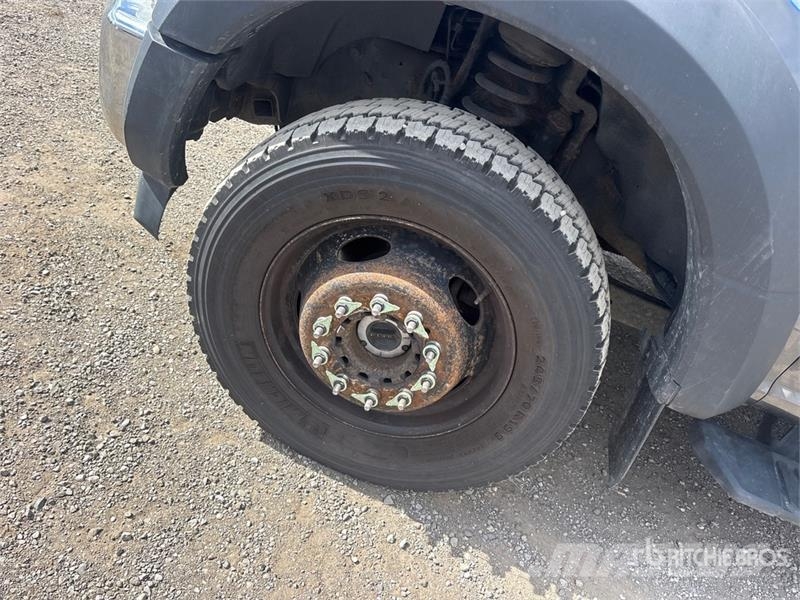 Ford F-550 XLT 4x4 Crew Cab Service Truck Komunalna vozila