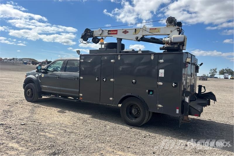 Ford F-550 XLT 4x4 Crew Cab Service Truck Komunalna vozila
