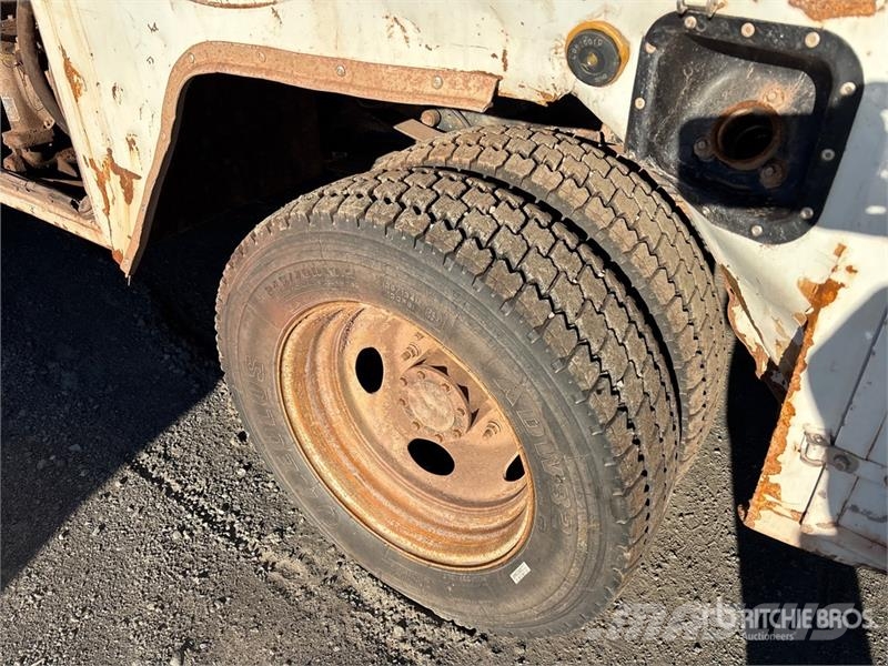 Ford F-550 XLT 4x4 Crew Cab Service Truck (Inoperable) Camiões Municipais / Uso Geral