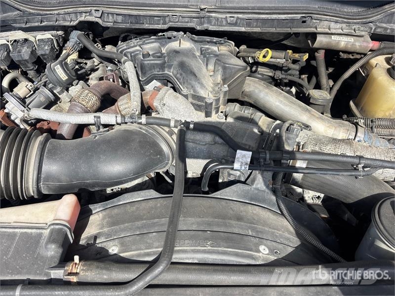Ford F-550 XLT 4x4 Crew Cab Service Truck Komunalna vozila