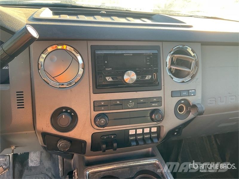 Ford F-550 XLT 4x4 Extended Cab Service Truck Kommunalt / generelt kjøretøy