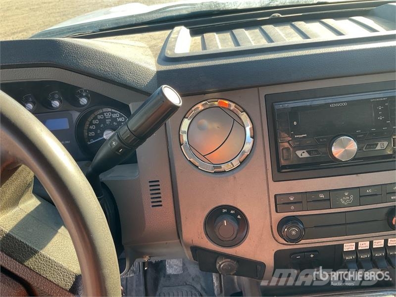 Ford F-550 XLT 4x4 Extended Cab Service Truck Kommunalt / generelt kjøretøy