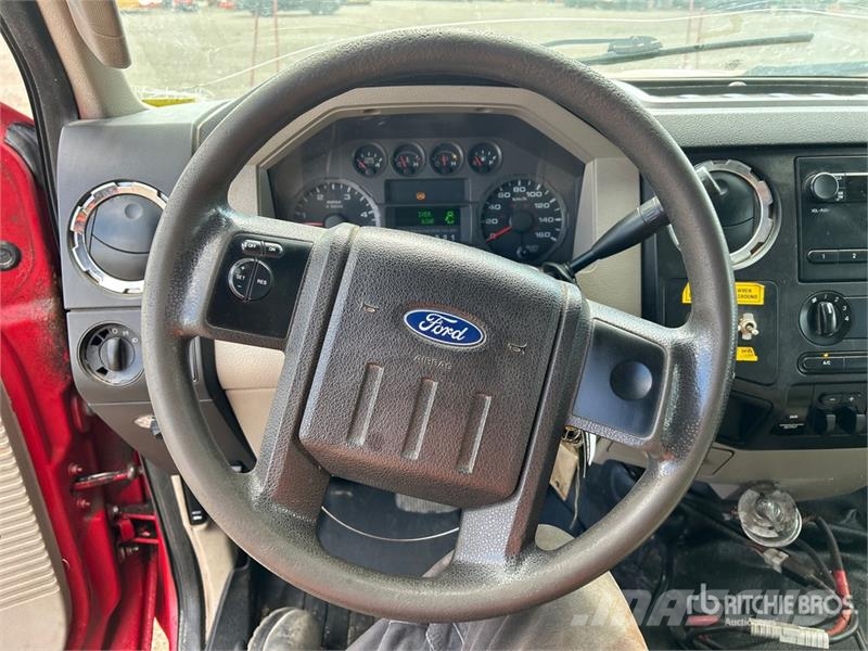 Ford F-550 XLT 4x4 Extended Cab Snow Plow Truck Municipal / general purpose vehicles