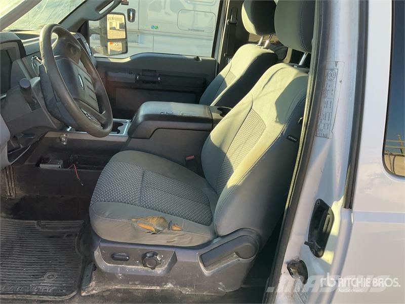 Ford F-550 XLT 4x4 Extended Cab Service Truck Kommunalt / generelt kjøretøy