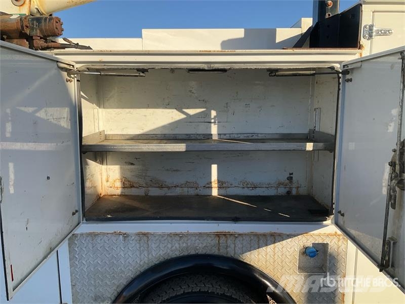 Ford F-550 XLT 4x4 Extended Cab Service Truck Kommunalt / generelt kjøretøy