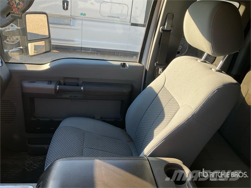 Ford F-550 XLT 4x4 Extended Cab Service Truck Kommunalt / generelt kjøretøy