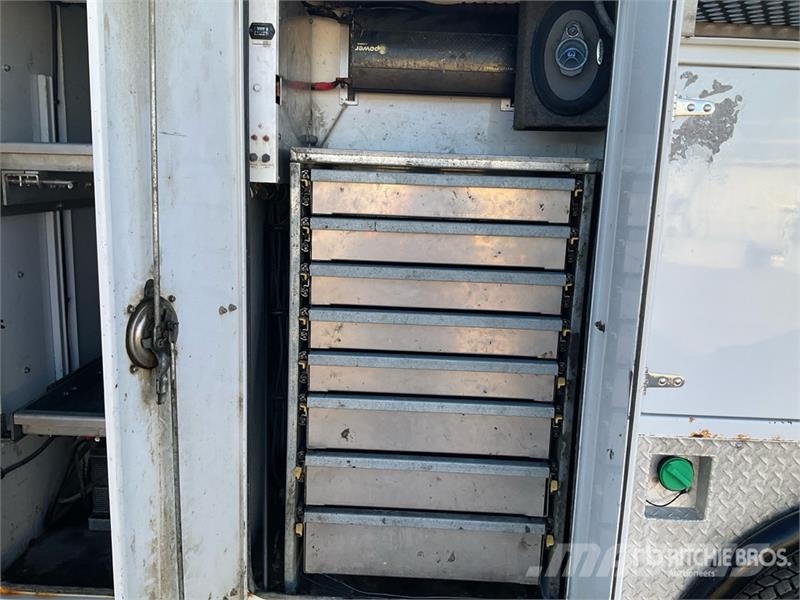 Ford F-550 XLT 4x4 Extended Cab Service Truck Kommunalt / generelt kjøretøy