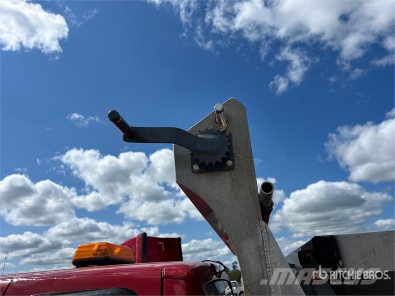 Ford F-550 XLT 4x4 Extended Cab Snow Plow Truck Municipal / general purpose vehicles