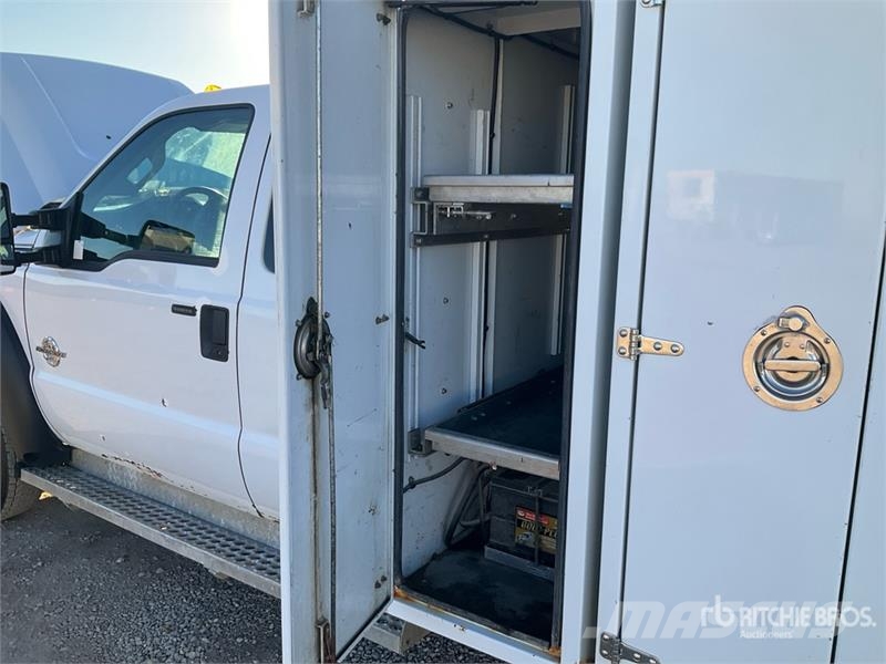 Ford F-550 XLT 4x4 Extended Cab Service Truck Kommunalt / generelt kjøretøy