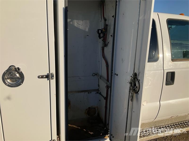 Ford F-550 XLT 4x4 Extended Cab Service Truck Kommunalt / generelt kjøretøy