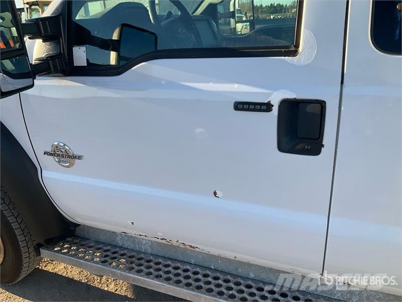 Ford F-550 XLT 4x4 Extended Cab Service Truck Kommunalt / generelt kjøretøy