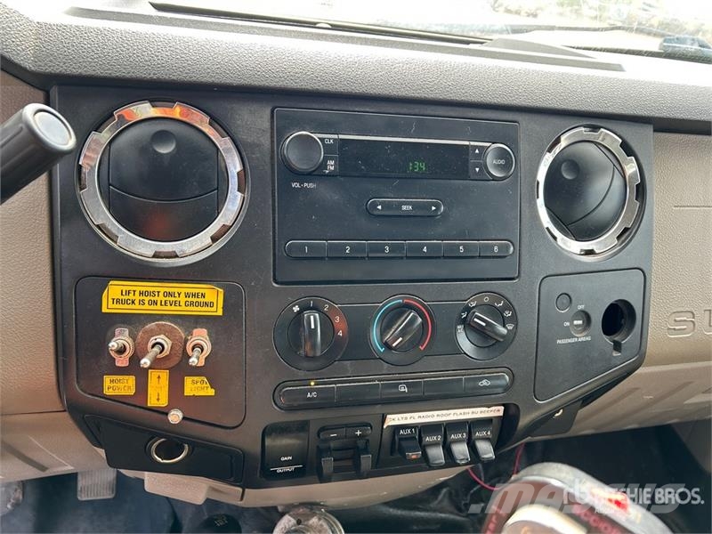 Ford F-550 XLT 4x4 Extended Cab Snow Plow Truck Municipal / general purpose vehicles