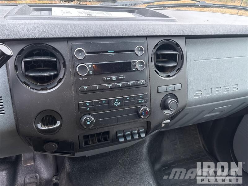 Ford F-650 4x2 Van Box Truck Van Truck Van Body Trucks