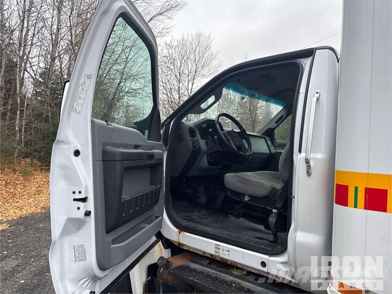 Ford F-650 4x2 Van Box Truck Van Truck Van Body Trucks
