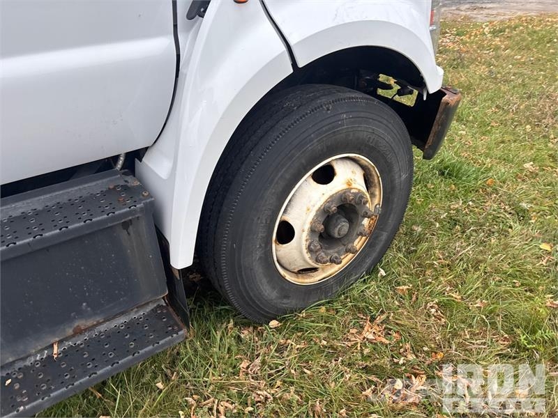 Ford F-650 4x2 Van Truck Camiones caja cerrada
