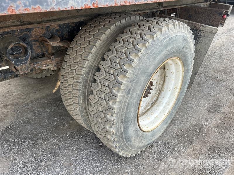 Ford F-650 XL 4x2 Flatbed Truck Flatbed / Dropside trucks
