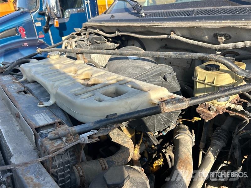 Ford F-650 XL 4x2 Flatbed Truck Flatbed / Dropside trucks