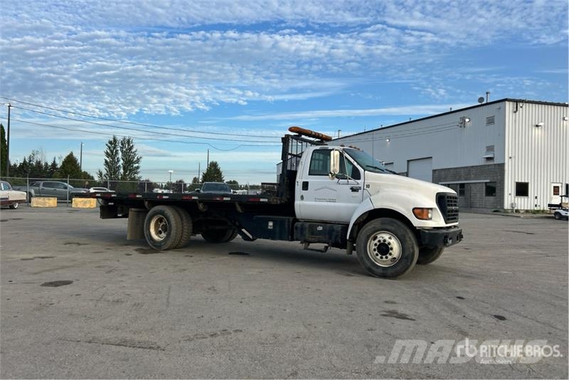 Ford F-650 XL 4x2 Flatbed Truck Flatbed / Dropside trucks