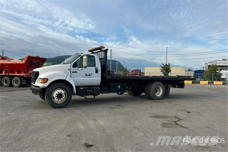 Ford F-650 XL 4x2 Flatbed Truck Flatbed / Dropside trucks