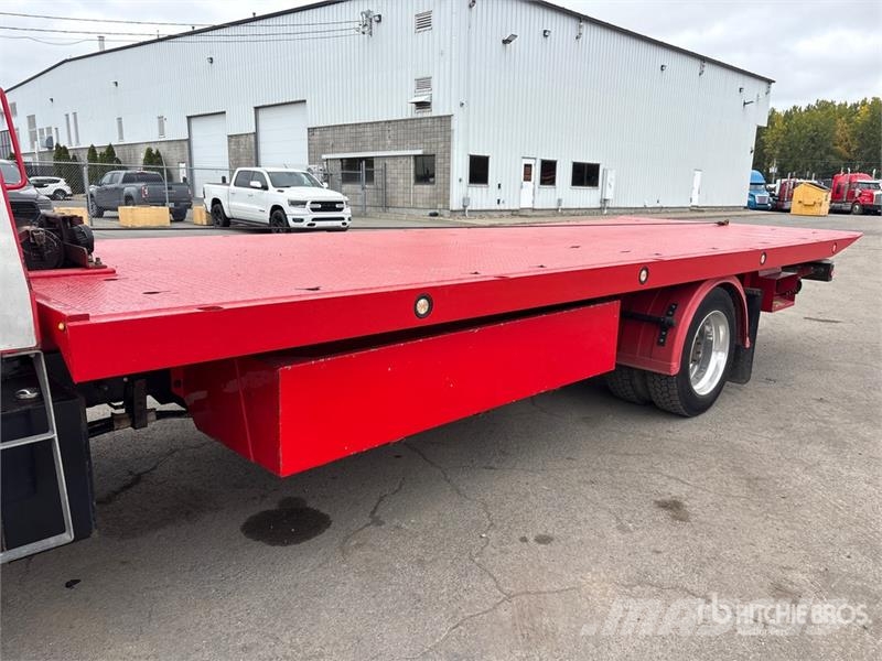 Ford F-750 4x2 Extended Cab Rollback Truck Camion dépannage