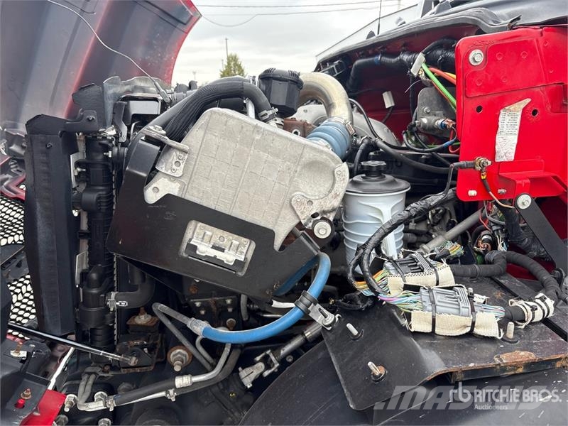Ford F-750 4x2 Extended Cab Rollback Truck Camion dépannage