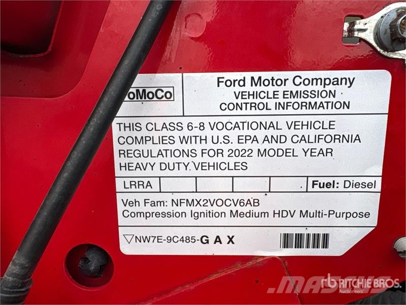 Ford F-750 4x2 Extended Cab Rollback Truck Camion dépannage