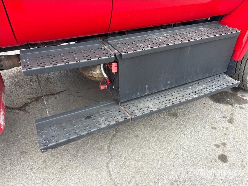 Ford F-750 4x2 Extended Cab Rollback Truck Camion dépannage