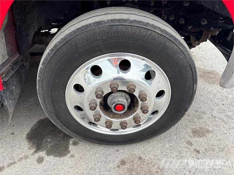 Ford F-750 4x2 Extended Cab Rollback Truck Camion dépannage