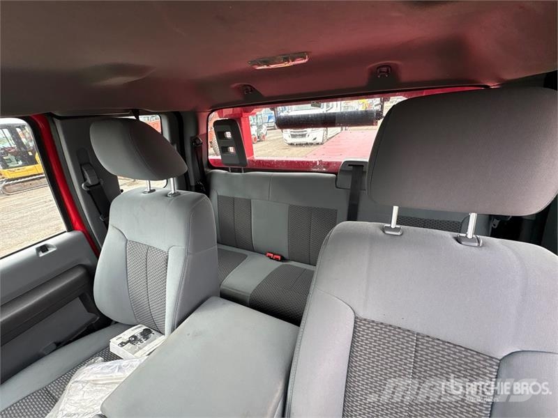 Ford F-750 4x2 Extended Cab Rollback Truck Camion dépannage
