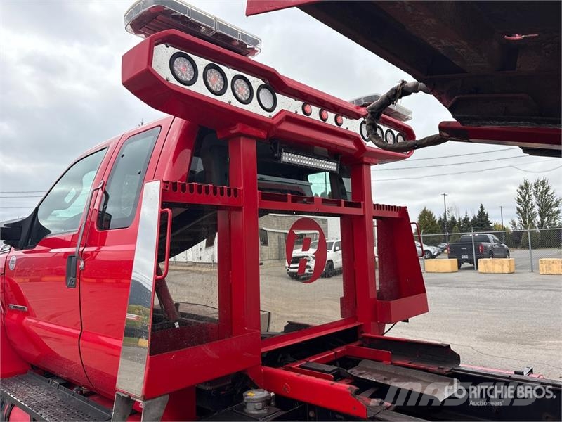 Ford F-750 4x2 Extended Cab Rollback Truck Camion dépannage