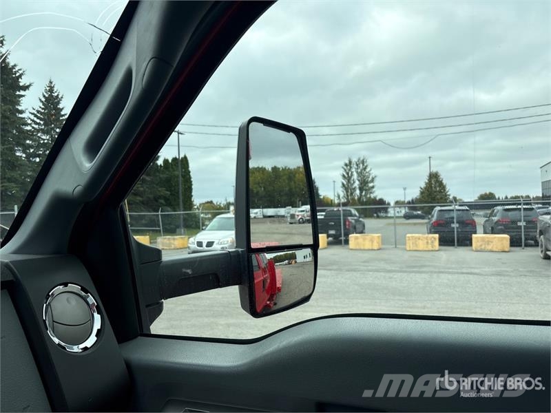Ford F-750 4x2 Extended Cab Rollback Truck Camion dépannage