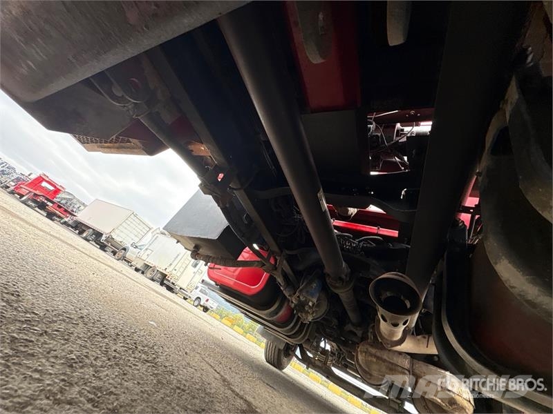 Ford F-750 4x2 Extended Cab Rollback Truck Camion dépannage
