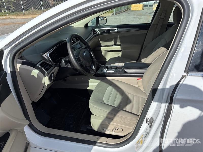 Ford Fusion SE Automobile Automobili
