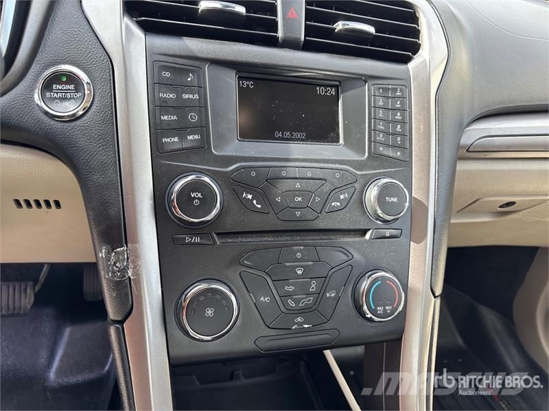 Ford Fusion SE Automobile Automobili