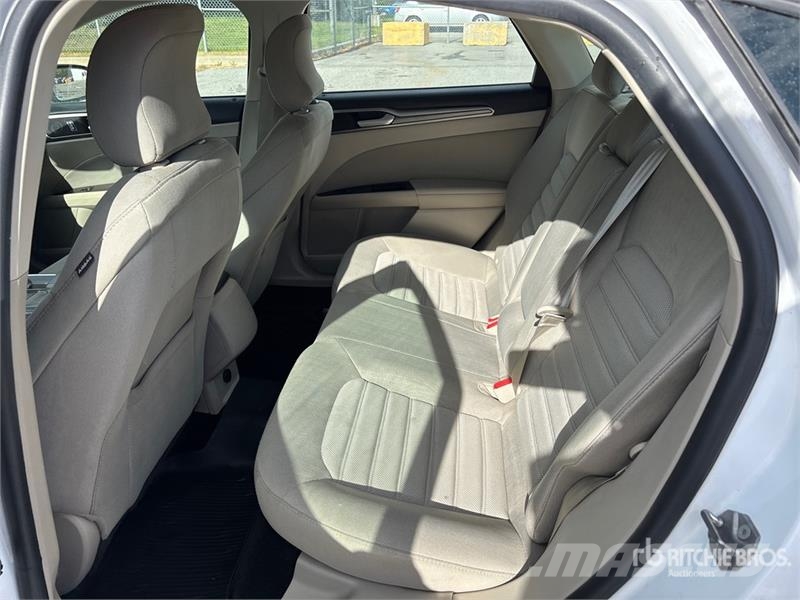 Ford Fusion SE Automobile Automobili