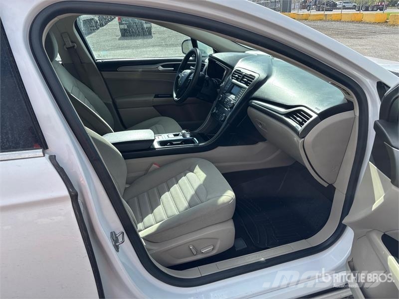 Ford Fusion SE Automobile Automobili