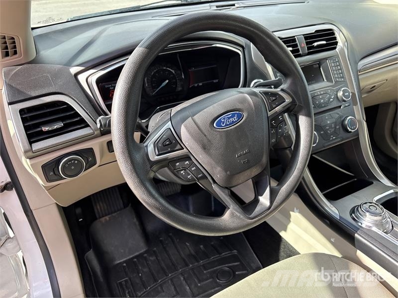 Ford Fusion SE Automobile Automobili