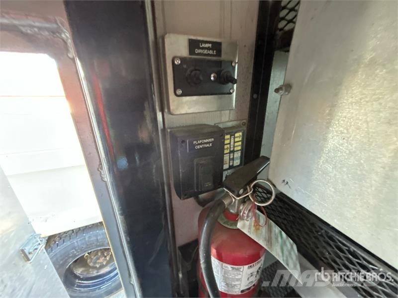 Ford GSR35D-3 35 ft on Ford F-450 4x2 Van Mounted Aeria المنصات الهوائية المثبتة على شاحنة