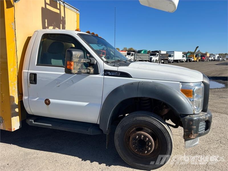 Ford GSR35D-3 35 ft on Ford F-450 4x2 Van Mounted Aeria المنصات الهوائية المثبتة على شاحنة