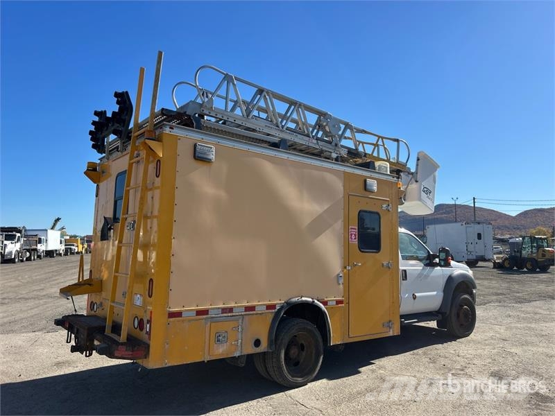 Ford GSR35D-3 35 ft on Ford F-450 4x2 Van Mounted Aeria المنصات الهوائية المثبتة على شاحنة