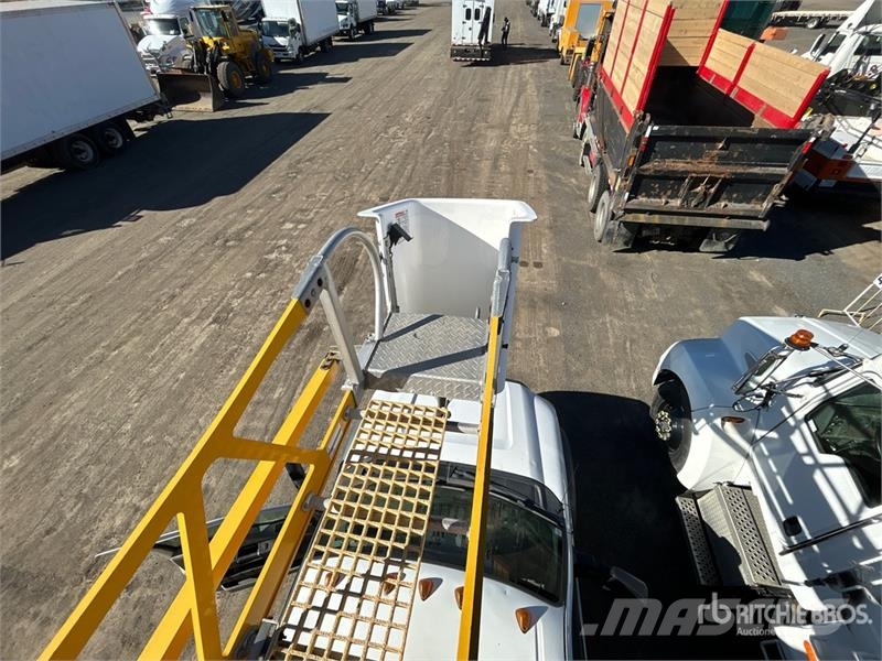 Ford GSR35D-3 35 ft on Ford F-450 4x2 Van Mounted Aeria المنصات الهوائية المثبتة على شاحنة