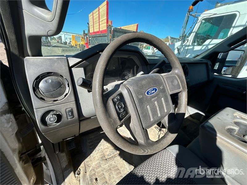 Ford GSR35D-3 35 ft on Ford F-450 4x2 Van Mounted Aeria المنصات الهوائية المثبتة على شاحنة