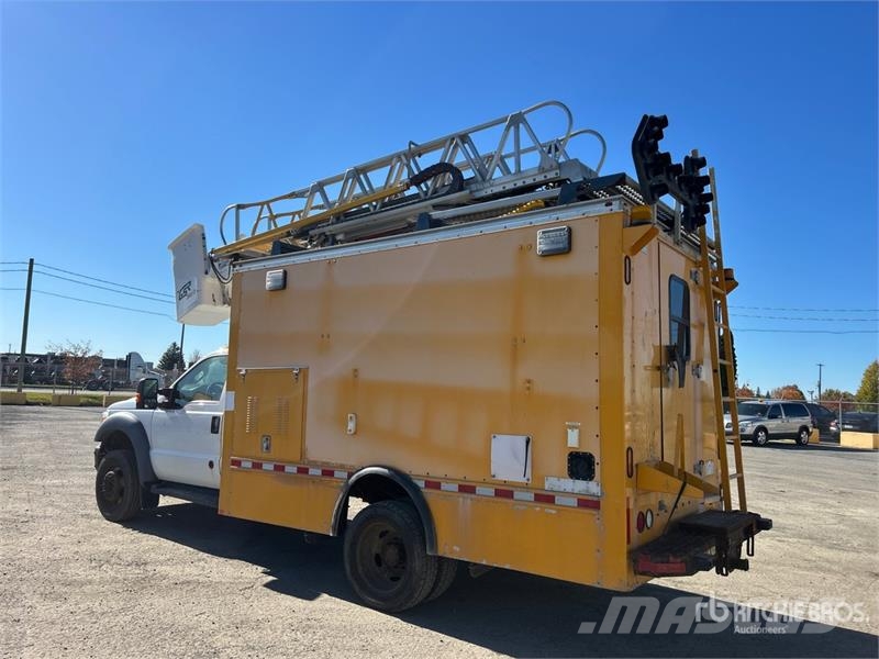 Ford GSR35D-3 35 ft on Ford F-450 4x2 Van Mounted Aeria المنصات الهوائية المثبتة على شاحنة