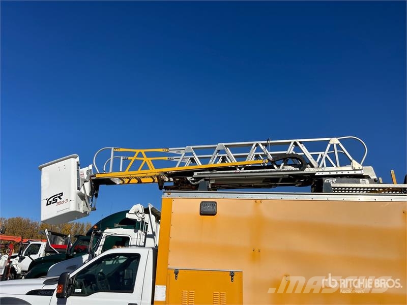 Ford GSR35D-3 35 ft on Ford F-450 4x2 Van Mounted Aeria المنصات الهوائية المثبتة على شاحنة