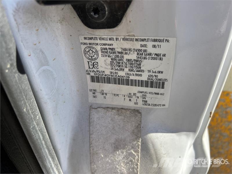 Ford GSR35D-3 35 ft on Ford F-450 4x2 Van Mounted Aeria المنصات الهوائية المثبتة على شاحنة