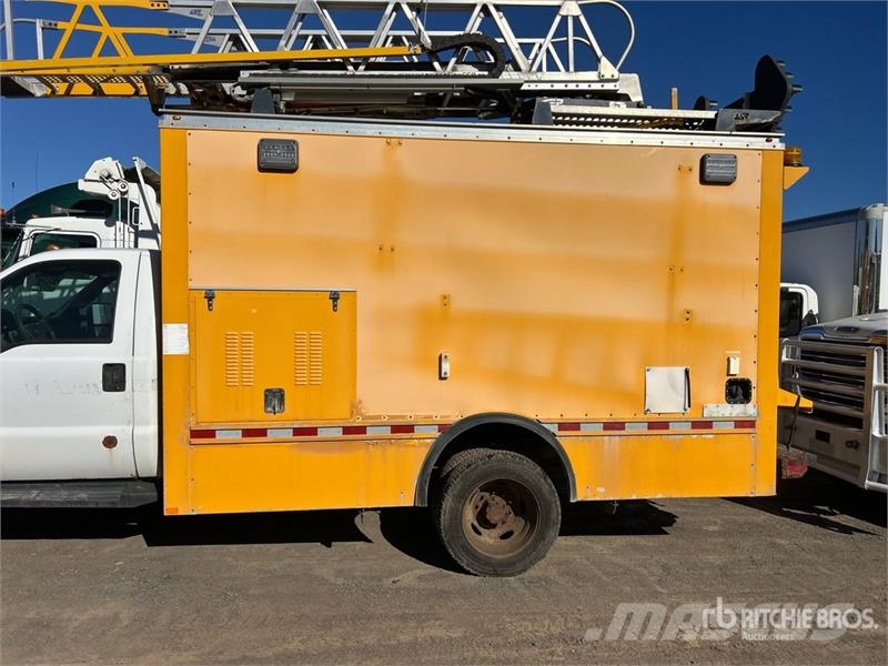 Ford GSR35D-3 35 ft on Ford F-450 4x2 Van Mounted Aeria المنصات الهوائية المثبتة على شاحنة