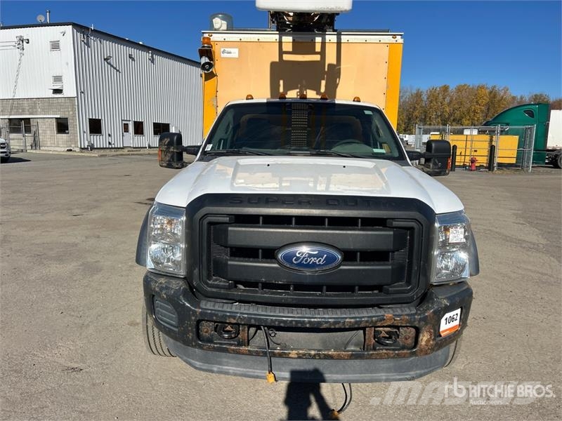 Ford GSR35D-3 35 ft on Ford F-450 4x2 Van Mounted Aeria المنصات الهوائية المثبتة على شاحنة