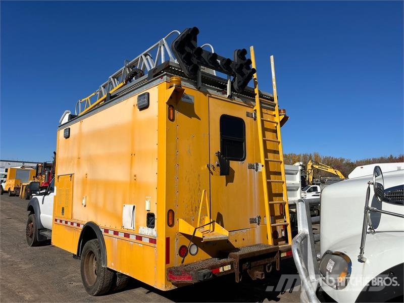 Ford GSR35D-3 35 ft on Ford F-450 4x2 Van Mounted Aeria المنصات الهوائية المثبتة على شاحنة