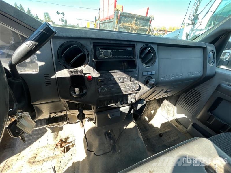 Ford GSR35D-3 35 ft on Ford F-450 4x2 Van Mounted Aeria المنصات الهوائية المثبتة على شاحنة